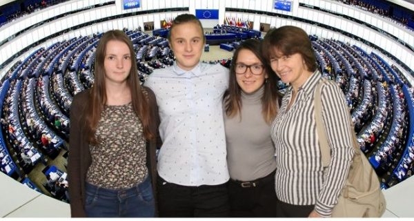 Víťazstvo v Ambasádorskej škole Európskeho parlamentu